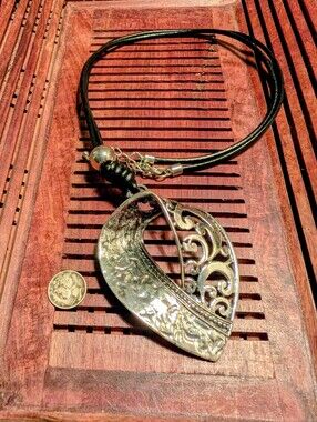 Silver-Tone Filigree Leaf Pendant Necklace - Women Jewelry